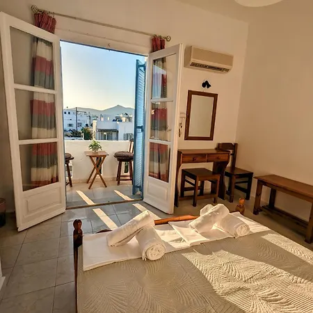 Barbaras Naousa (Paros)