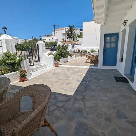 Barbaras Naousa (Paros)